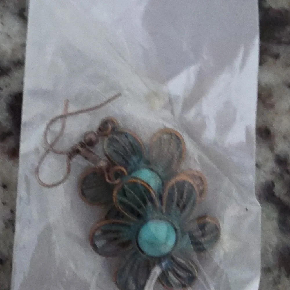 BEAUTIFUL BOHEMIAN WESTERN STYLE ANTIQUED BRONZE LOOKING EARRINGS